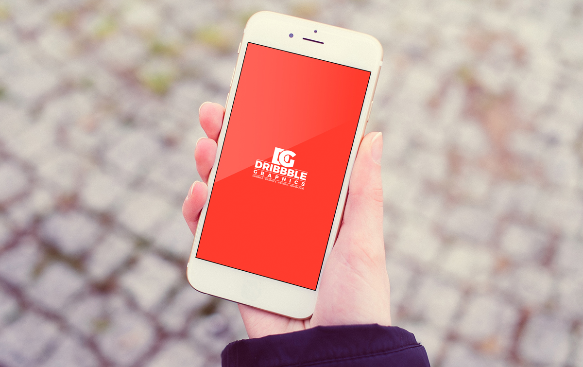 Free-Outdoor-Girl-Holding-iPhone-MockUp
