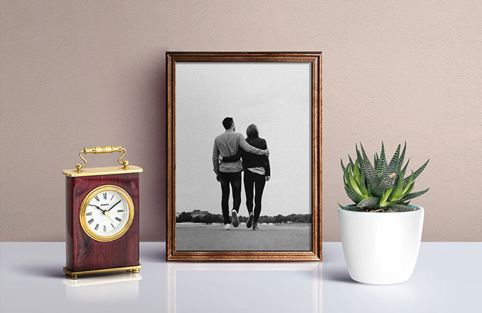 Free-Beautiful-Picture-Frame-Mockup-PSD