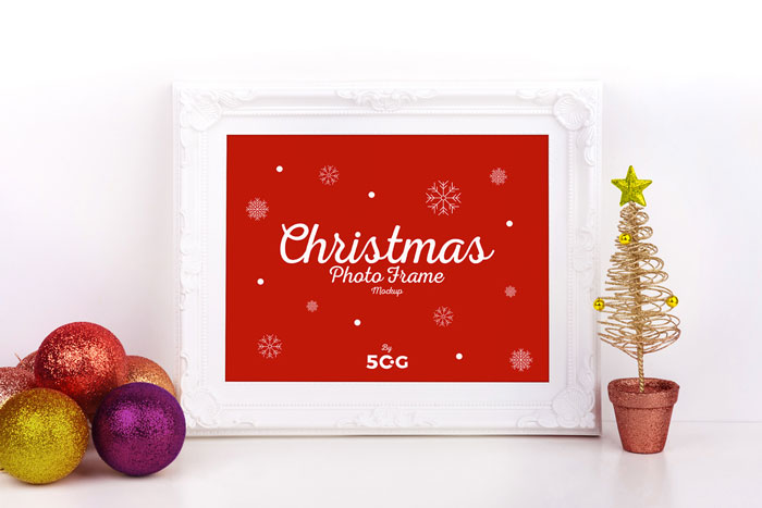 Free-Christmas-Photo-Frame-Mockup