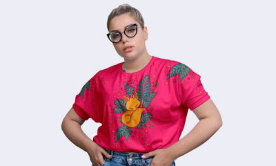 Free-Modern-Girl-Wearing-T-Shirt-Mockup-PSD-300
